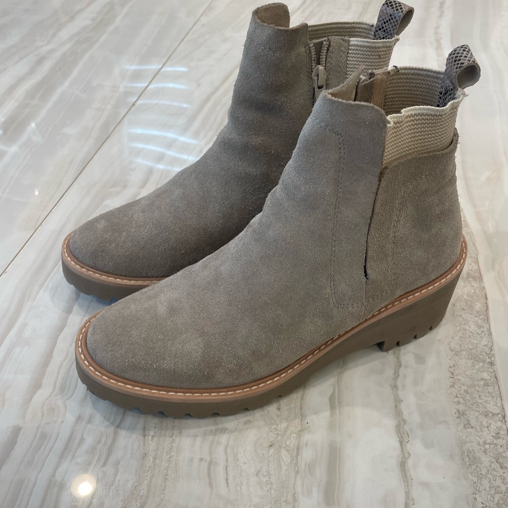 MJ BOOT TAUPE WATERPROOF SUEDE
Suede Ankle Boots - Gray